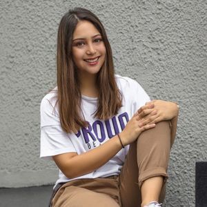 Meet your Posher, Carla